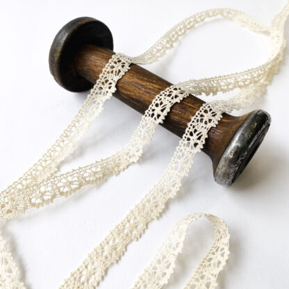 Ecru cotton lace trim